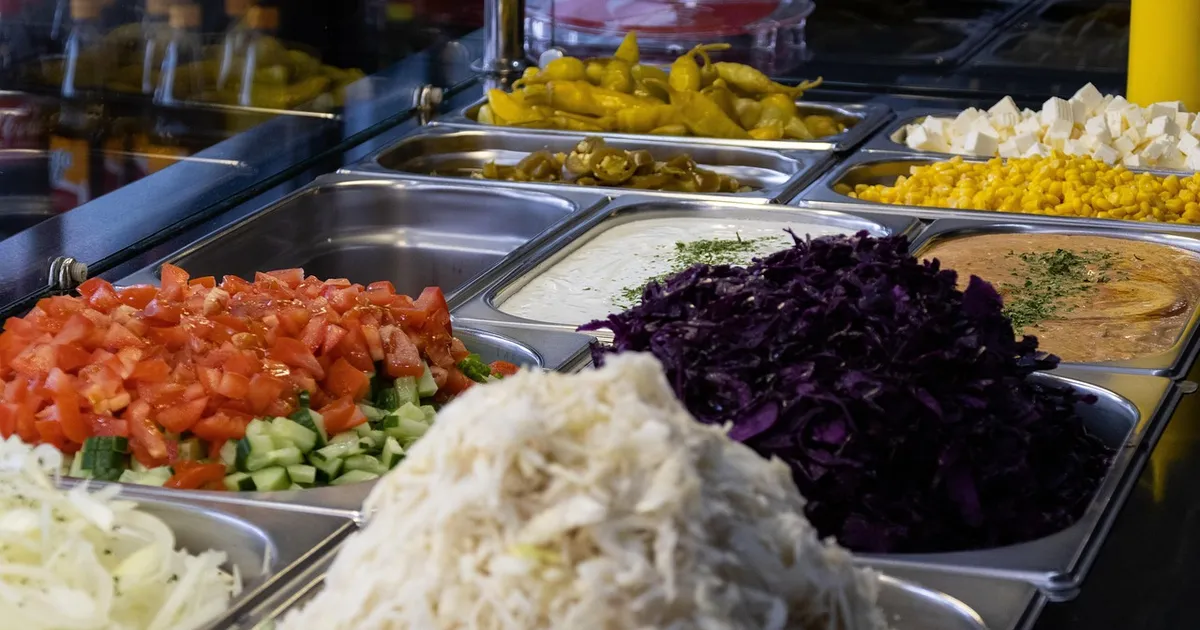 Chipotle Crew Member Pay Rate: How Much in 2026?